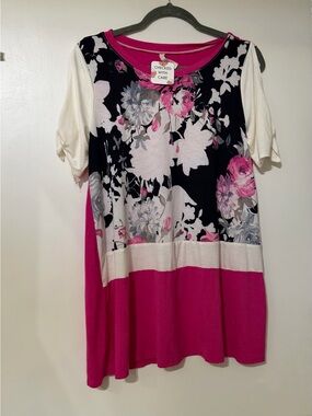 New Celeste floral top size Large